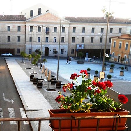 B&B Le Finestre Su Via Cavour Sassari Exterior foto