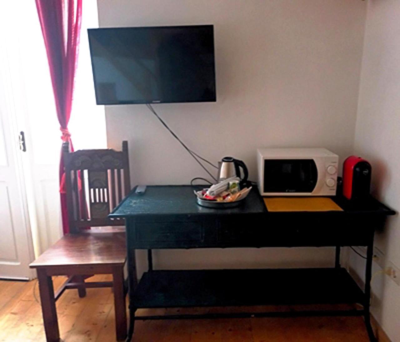 B&B Le Finestre Su Via Cavour Sassari Zimmer foto